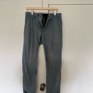 Men’s Rag & Bone lightweight chinos